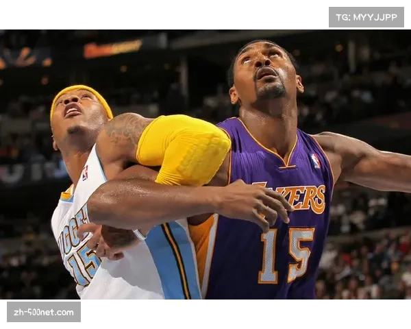 美国队防守篮板保护不力,给予对手大量二次进攻机会 美国队防守篮板保护不力,给予对手大量二次进攻机会